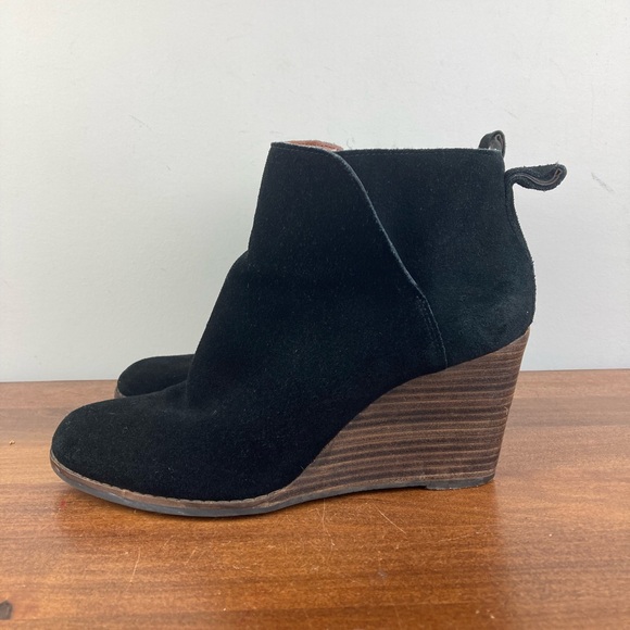 Lucky Brand Yezzah Black Suede Wedge Ankle Bootie Boots Women’s Size 10M. - Picture 2 of 12